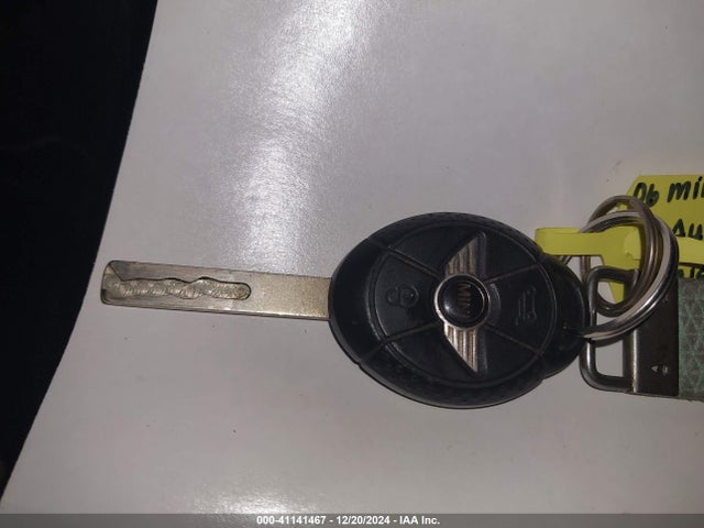 2006 MINI COOPER WMWRC33586TK65034 Photo 10
