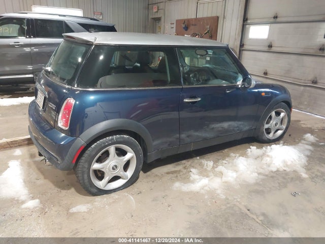 2006 MINI COOPER WMWRC33586TK65034 Photo 3