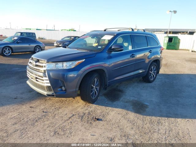 5TDJZRFH1JS490555 Toyota Highlander Xle