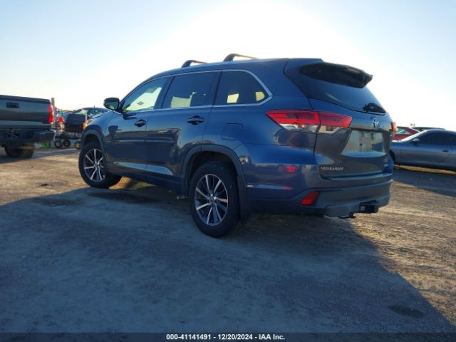 5TDJZRFH1JS490555 Toyota Highlander Xle