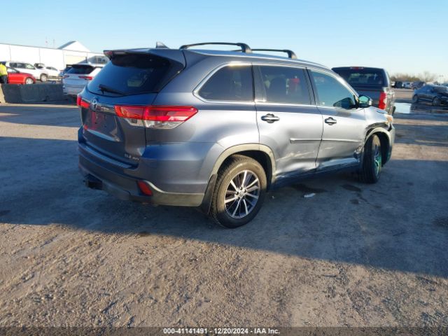 5TDJZRFH1JS490555 Toyota Highlander Xle