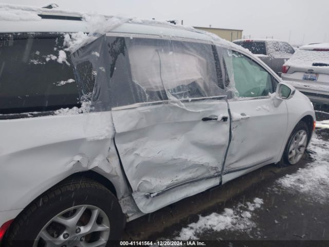 2C4RC1GG3LR136303 Chrysler Pacifica Limited