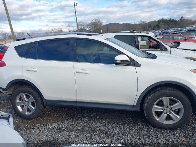 Toyota Rav4 Xle 2014 JTMWFREV1EJ015786 Image 14
