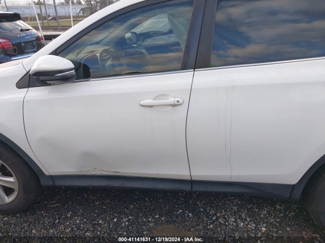 Toyota Rav4 Xle 2014 JTMWFREV1EJ015786 Image 15