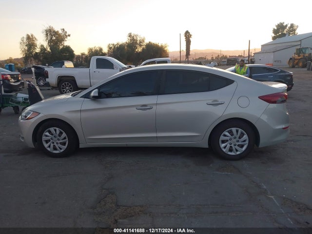 Hyundai ELANTRA SE 2017 5NPD74LF7HH093294 Image 14