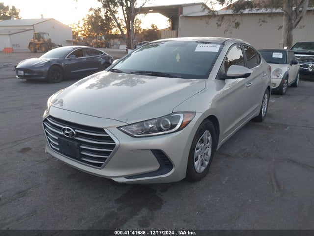 Hyundai ELANTRA SE 2017 5NPD74LF7HH093294 Image 2
