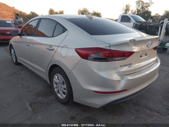 Hyundai ELANTRA SE 2017 5NPD74LF7HH093294 Image 3
