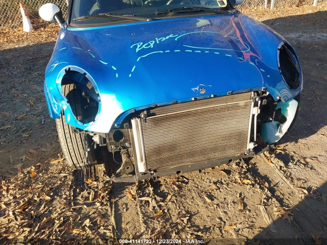 2011 MINI COOPER WMWSU3C50BT253629 Photo 5