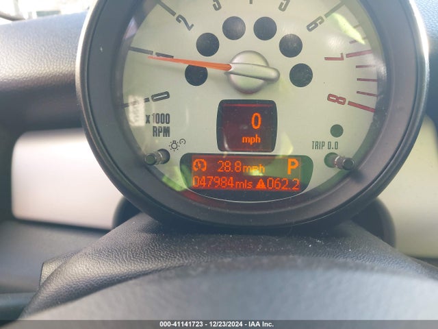 2011 MINI COOPER WMWSU3C50BT253629 Photo 6