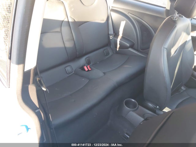 2011 MINI COOPER WMWSU3C50BT253629 Photo 7