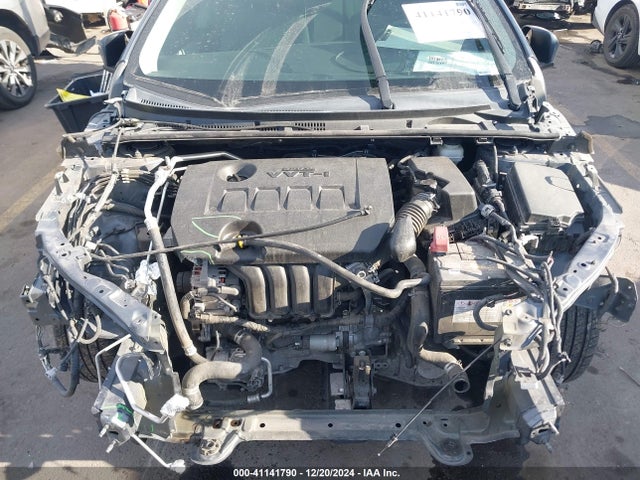 2T1BURHE3JC065711 Toyota COROLLA LE