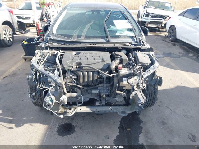 2T1BURHE3JC065711 Toyota COROLLA LE