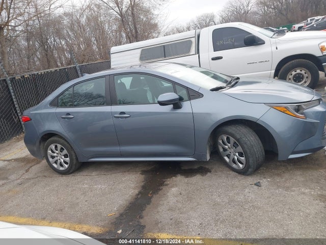 Toyota COROLLA LE 2022 5YFEPMAE2NP333803 Image 13