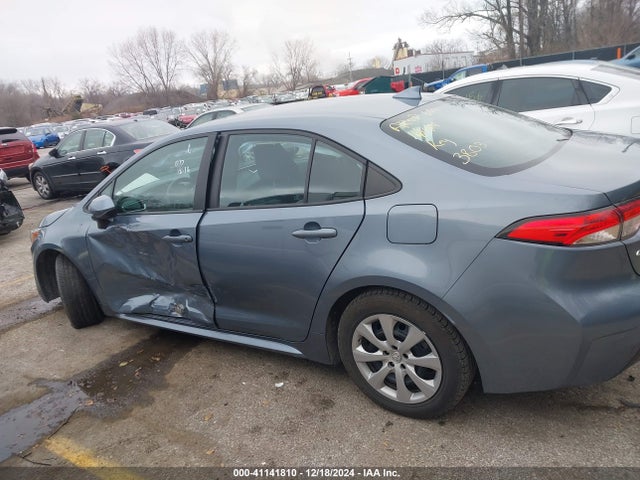 Toyota COROLLA LE 2022 5YFEPMAE2NP333803 Image 14