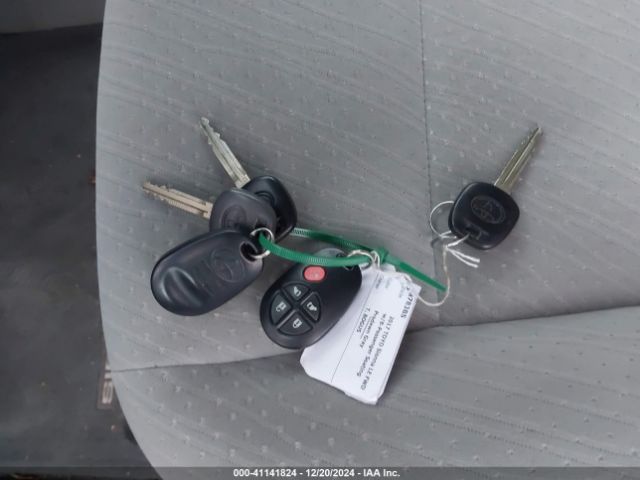 5TDKZ3DC8HS858037 Toyota Sienna Le 8 Passenger