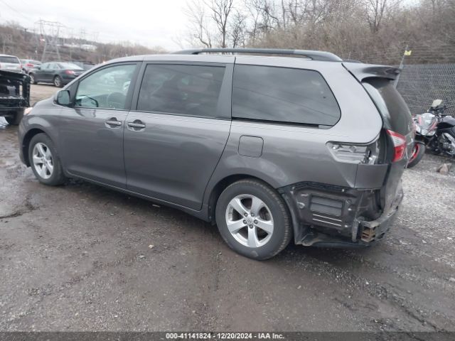 5TDKZ3DC8HS858037 Toyota Sienna Le 8 Passenger