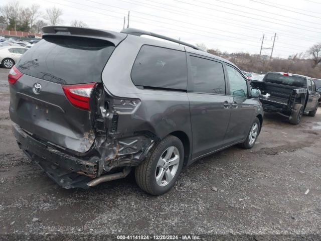 5TDKZ3DC8HS858037 Toyota Sienna Le 8 Passenger