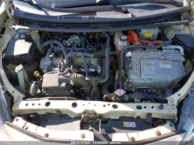 JTDKDTB35J1604497 Toyota Prius C Three