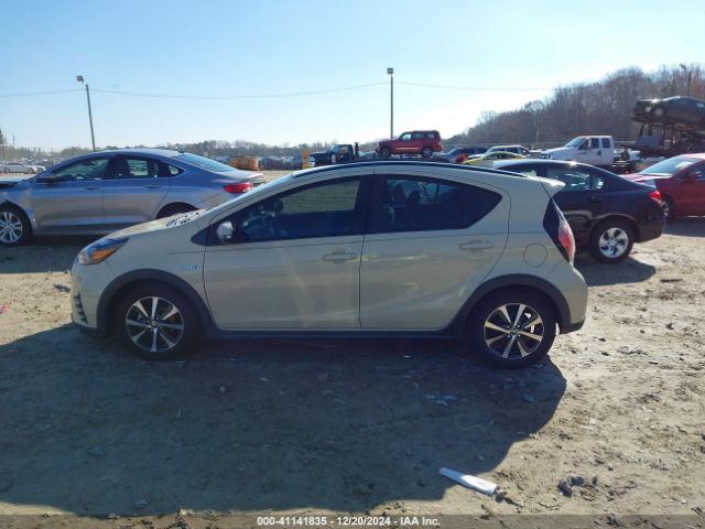 JTDKDTB35J1604497 Toyota Prius C Three