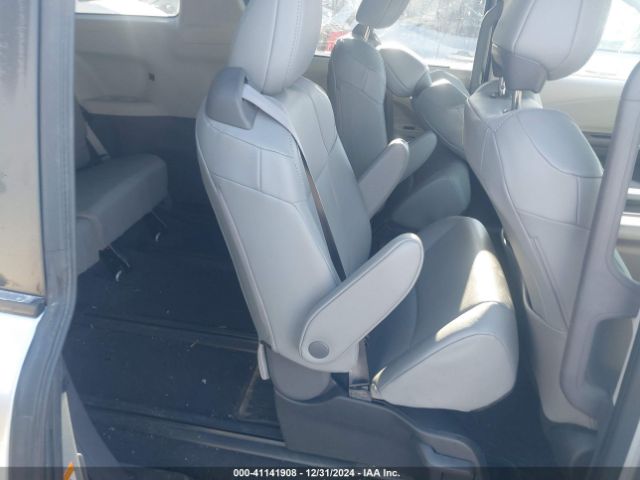5TDJSKFC2PS104833 Toyota SIENNA XLE