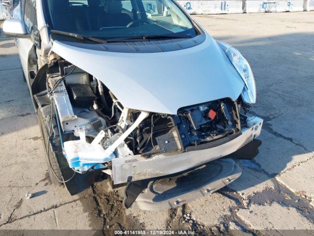 1N4AZ0CP9GC311136 Nissan LEAF S