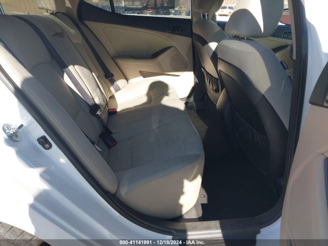 KIA Optima Lx 2014 KNAGM4A74E5524927 Image 8