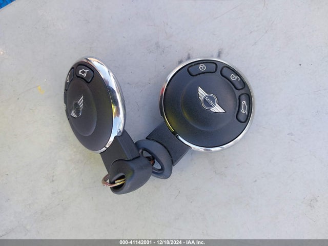 2012 MINI COOPER WMWSU3C57CT260045 Photo 10