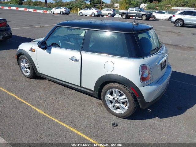 2012 MINI COOPER WMWSU3C57CT260045 Photo 2