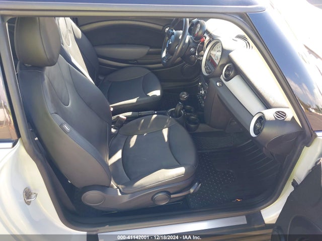 2012 MINI COOPER WMWSU3C57CT260045 Photo 4