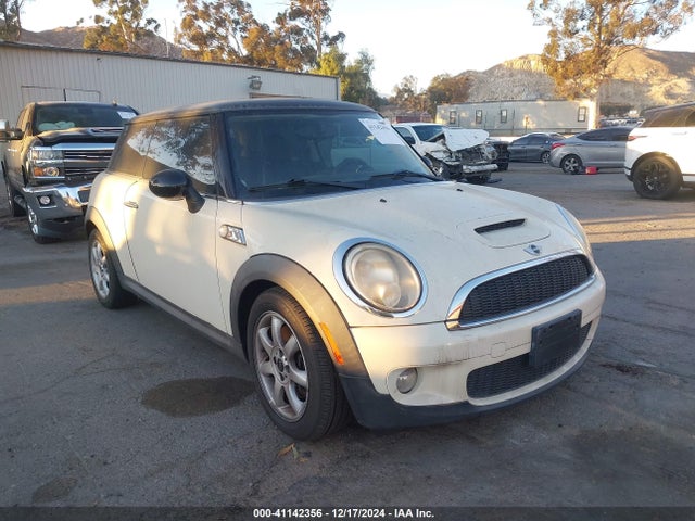 2010 MINI COOPER S WMWMF7C57ATW89340 Photo 0