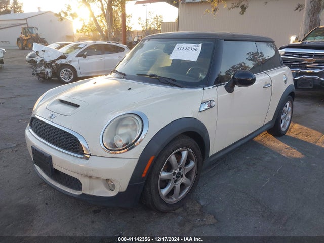 2010 MINI COOPER S WMWMF7C57ATW89340 Photo 1