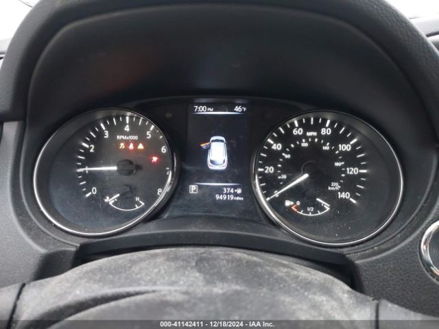 JN1BJ1CR1HW136459 Nissan Rogue Sport Sv