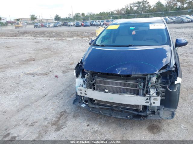 JTDKN3DU1F1881433 Toyota Prius Two