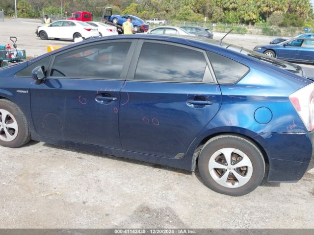 JTDKN3DU1F1881433 Toyota Prius Two