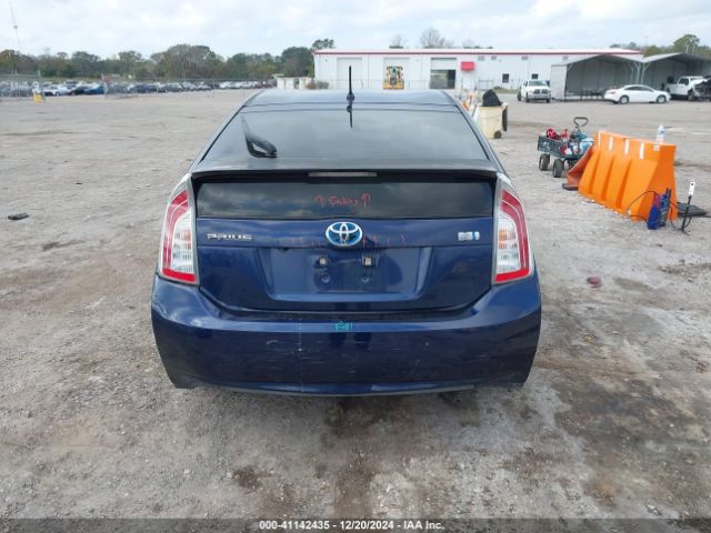 JTDKN3DU1F1881433 Toyota Prius Two