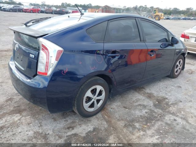 JTDKN3DU1F1881433 Toyota Prius Two