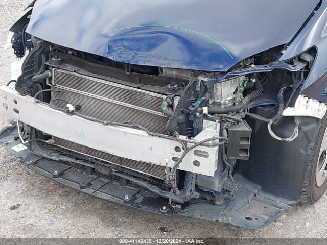 JTDKN3DU1F1881433 Toyota Prius Two