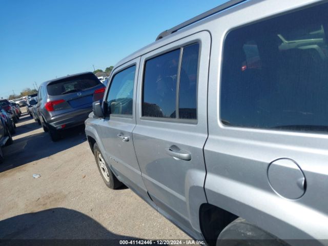 1C4NJPBA3HD146186 Jeep Patriot Sport Fwd