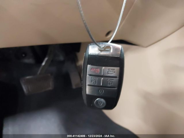 KNDMC5C15G6206223 KIA SEDONA EX