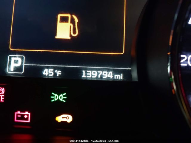 KNDMC5C15G6206223 KIA SEDONA EX