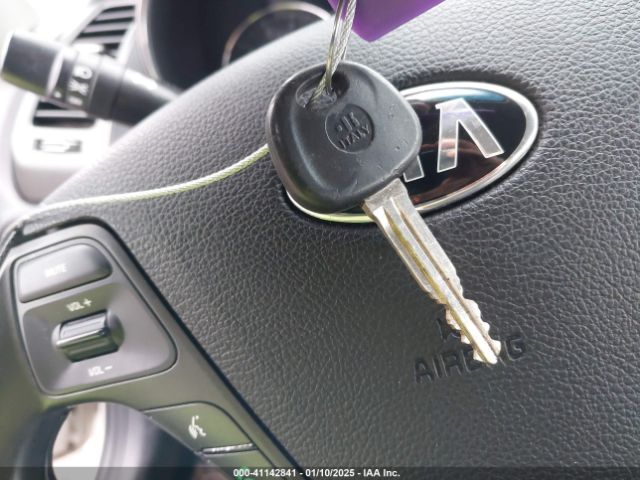 KNAFK4A68F5388196 KIA FORTE LX