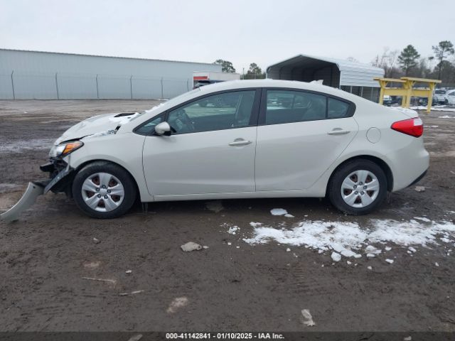 KNAFK4A68F5388196 KIA FORTE LX