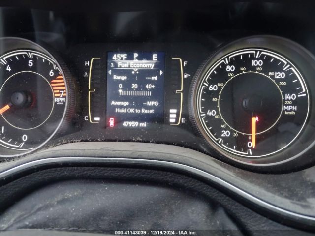 1C4PJLCB4KD381986 Jeep Cherokee Latitude