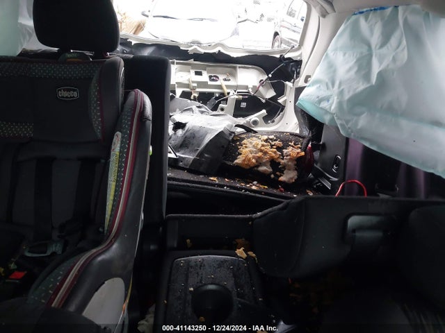 Nissan ROGUE S 2017 JN8AT2MV9HW007362 Image 8