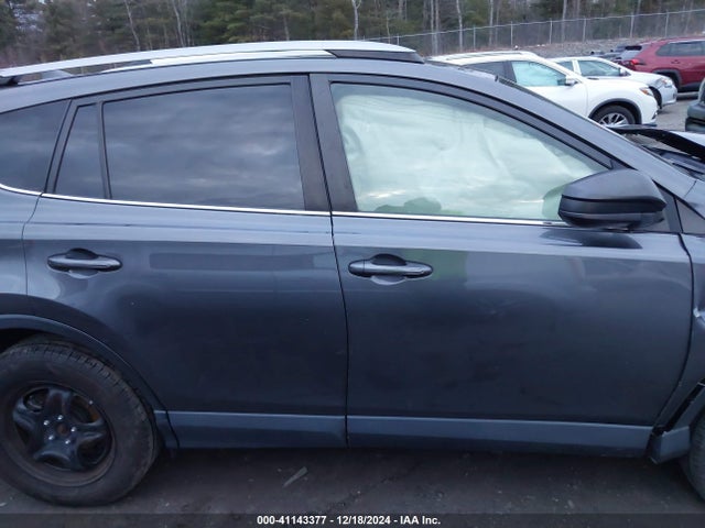 Toyota RAV4 LE 2017 JTMBFREV7HJ119797 Image 13