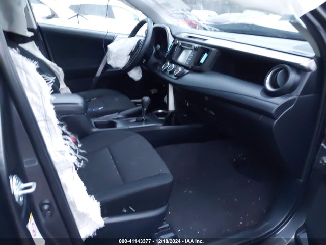 Toyota RAV4 LE 2017 JTMBFREV7HJ119797 Image 5