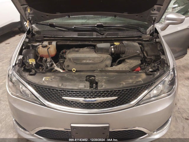 Chrysler Pacifica Touring L 2019 2C4RC1BG3KR527635 Image 10