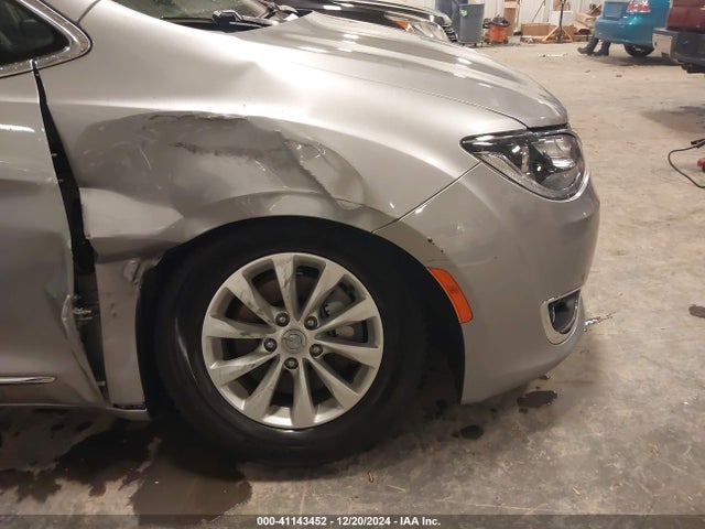 Chrysler Pacifica Touring L 2019 2C4RC1BG3KR527635 Image 6