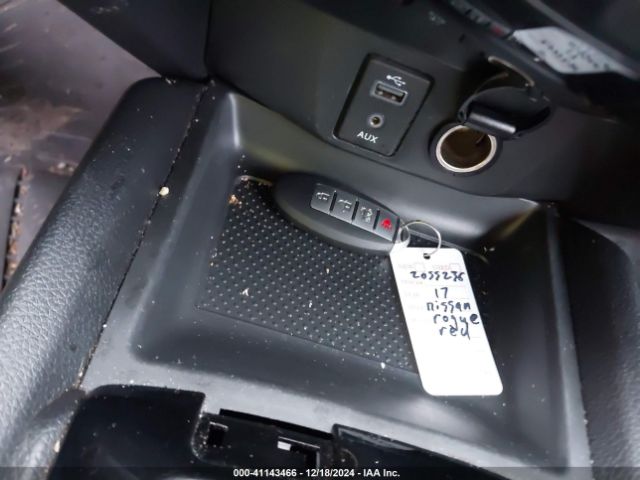 JN8AT2MV6HW267377 Nissan ROGUE SV