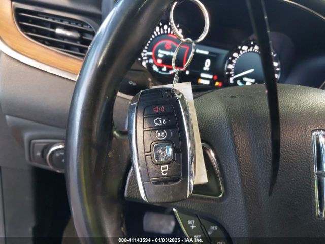 5LMCJ3C93HUL49642 Lincoln Mkc Reserve